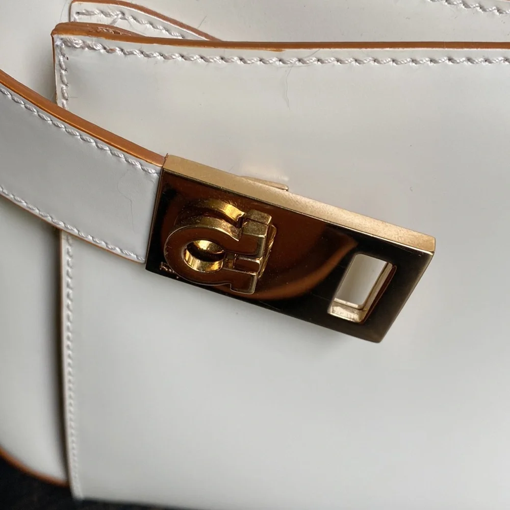 Salvatore Ferragamo cream leather handbag. - Picture 2 of 11